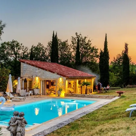 Sibemol Holiday home *